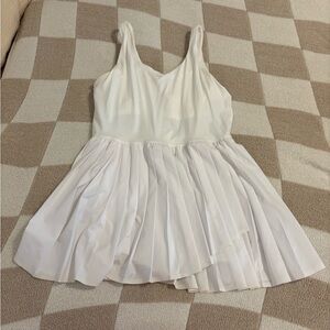 OFFLINE BY AERIE TIEBREAKER
PLEATED DRESS